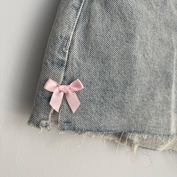 PacSun Light Wash Jean Shorts with Pink Bows - Picture 4 of 4